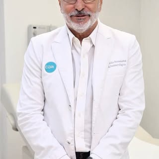 Han pasado más de tres décadas desde que elegí cuidar la piel de otros, y hoy entiendo que el mejor 