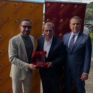 Bugün Galatasaraylı İş İnsanları Derneği’nde değerli dostlarla bir aradaydık.
Kendini geliştiren, ür