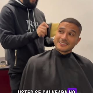 👨🏻‍⚕️🔵 ¡Larry Vasquez ha tenido una increíble recuperación capilar! ¡El futbolista hasta apostó q
