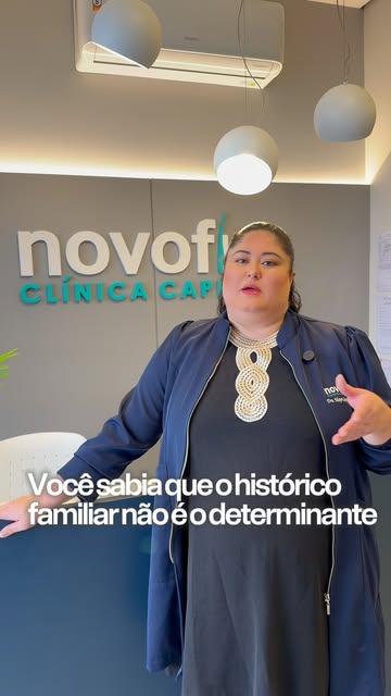 🧬 Ter casos de calvície na família pode indicar uma predisposição, mas não determina exatamente o q