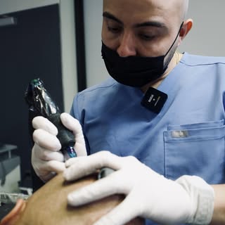 ✨ Discover the life-changing power of scalp micropigmentation in the heart of Greensboro! 
 
💪 This