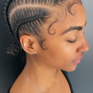 ✨The B R A I D Up✨with @alldonehair_ . Book your next experience ! 🤳📲 #stitchbraids #braids #coral