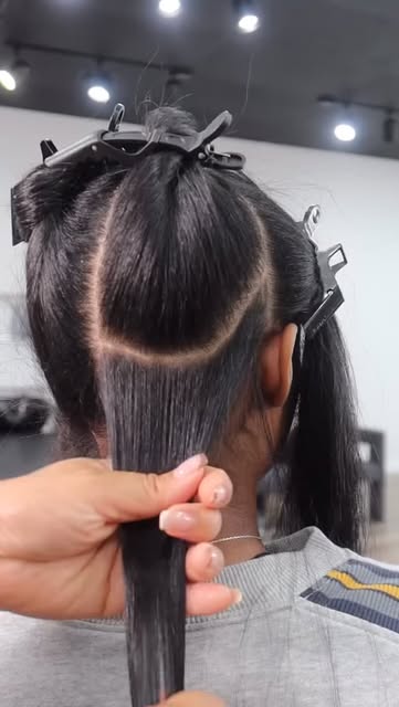 Looking for your next luxury looks ! New stylist alert 🚨 @luxlabelhairco_ with the beauty magic! 🪄