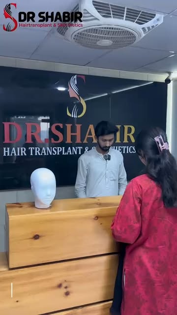 “Doctor, agar main itna handsome hoon… toh special discount mil sakta hai?” 😎😂

Well… we can discu