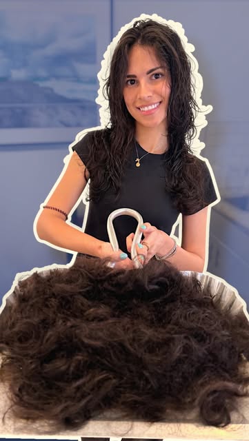 🥁🥁🥁

Hooray! The moment we’ve been waiting for 💇‍♀️

Here’s to Nicole’s first haircut in 6 years