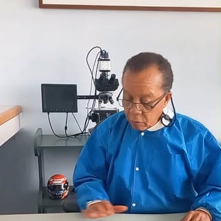 Antes de proceder con el trasplante capilar, considero esencial clasificar el tipo de alopecia y def