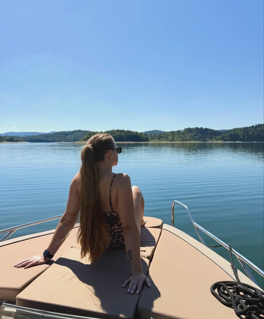 Solina 🛥️
Opłacało się robić patent 🫡

#solina #bieszczady