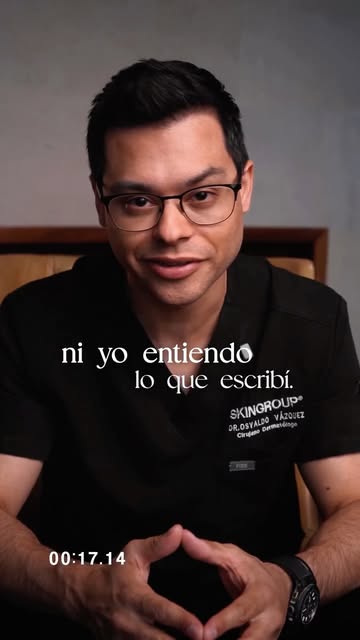No, la letra fea no te hace mejor médico.

Es una cicatriz de la carrera: años escribiendo a toda ve