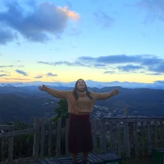 O Senhor é a minha luz é a minha salvação; a quem temerei?
Salmo 27:1