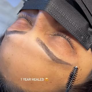 This is 1 year healed Microblading BEFORE her touch up 😍 Her brows still look great but she wanted 