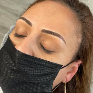 Gave this client a slight arch that totally transformed her brows 😊 we take our time during the map