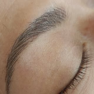 Reconstrucción de cejas con micropigmentación para una mirada mucho más profunda y con caracter, par