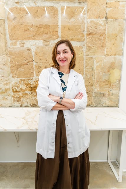 ¿Qué ocurre en una primera consulta de patología venosa? 🩺

La Dra. Savatierra nos explica cómo es 