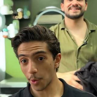 Por isso o visagismo é importante! 

#Visagismo #barber #barbearia