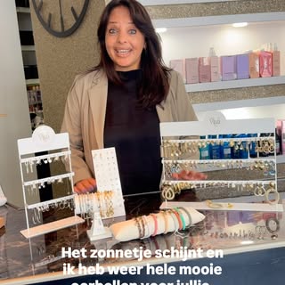 Complete your style with jewelry.  Nog iets moois nodig voor de slotavond van de Rijnweek?
#vakantie
