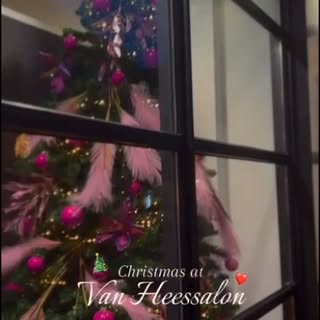 Team VanHeessalon wenst iedereen gezellige kerstdagen.
Volg ons ook op TikTok om onze nieuwste filmp