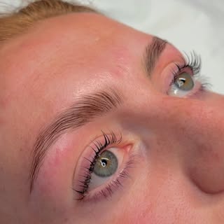 The ultimate low-maintenance duo ✨

A lash lift + brow lamination for that effortlessly polished, pu