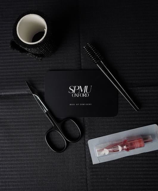 Considering permanent makeup? 
Book in for a free consultation🖤 

#oxford #oxfordpmu #pmuoxford #pe