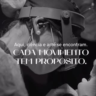 Toda transformação começa em silêncio.
No instante em que alguém decide mudar —
não o que é, mas o q