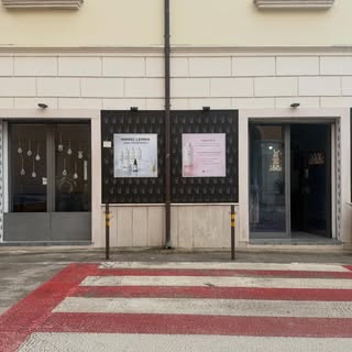 Nuova insegna, nuovo shampoo
Una linea Tricologica, adatta a tutte le cuti e capelli 

#lineatricolo