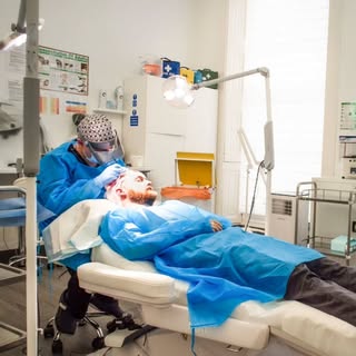 Precision in every incision. 🔬

Dr. Sebastian Deme at work — using a sapphire blade pen to create u