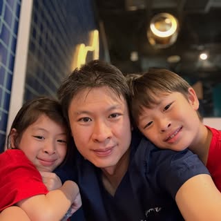 Lunch time with the kids on a National Day school holiday 🇸🇬❤️