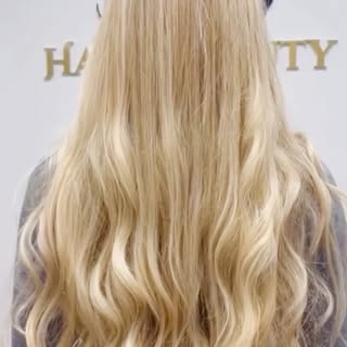 The glow-up speaks for itself. ✨

A beautiful Golden Beige Balayage with soft golden tones, creamy b