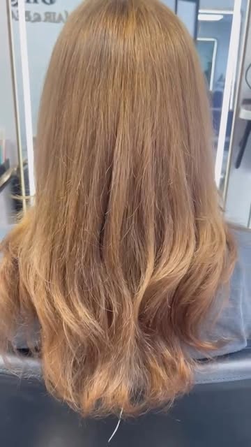Your sign to spice up your hair colour 🧡✨
Golden ginger with warm copper tones and a golden glow.

