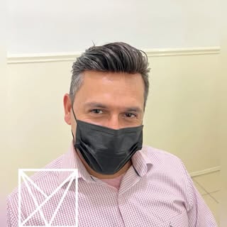 En Valzomi también tenemos cabello con cana

Cada usuario es diferente en el color de cabello, la on