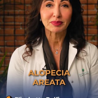 L’alopecia areata è diversa dalla calvizie “classica”.
Non è progressiva. Non è ormonale. È autoimmu