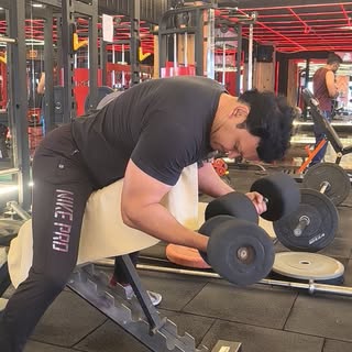 Pushing myself to the limit.....with 25 kg each
