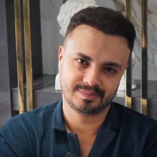 We sincerely thank Mr. Murat Aydın for choosing us for his hair transplant journey, and we are delig