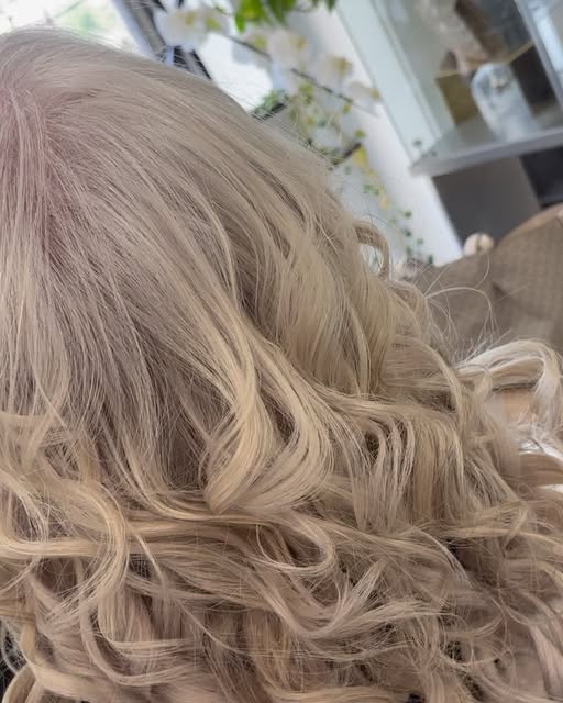 HAIR EXTENSIONS FOR MORE VOLUME
