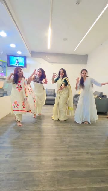 Celebrating  Onam with telangana  folk song

#drvenuskondapur #drvenuschandanagar #drvenustolichowki