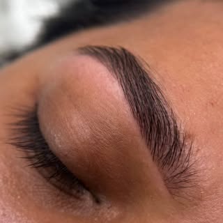 How healed Powder Brows really look ✨
Right after the procedure, the brows appear darker, brighter, 