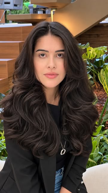POV: você foi “só dar um jeitinho no cabelo” e saiu com outra personalidade ✨

Porque às vezes não e