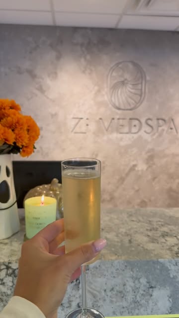 New Tampa med spa found 🫧🧖🏻‍♀️ I tried a Hydrafacial at Zi Med Spa and left with the BEST glass s