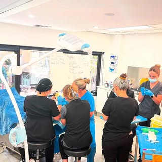Look at this team work! Massive volume microsurgery. Thanks to the #venushair #venus.ai.australia #v