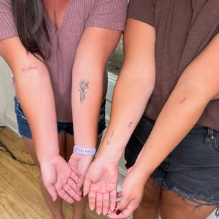 Some recents 🥰🥰 

Always booking! DM to book or follow the link in my bio ✨☺️

#tinytattoos #finel