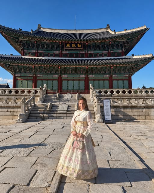 Business & pleasure 🇰🇷

#drsevgiekiyor #korea #medicaltrip