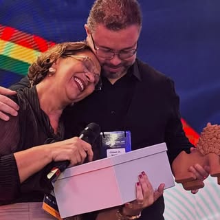 🦁🌵 Há quem tenha força. E há quem use a própria força para abrir caminhos.

O Prof. Dr. Celso Mart