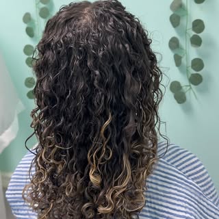 Come with me to work! 💖

#richmondhillhairstylist #savannahhairstylist #curlycuts #naturalhairstyli