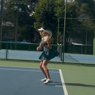 O bom do tênis é que ele realmente acalma… 🎾🙏🏼 #tennis #terapia #iniciante #reel
