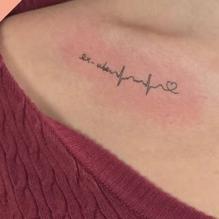 Un legame scritto sulla pelle, con la calligrafia più importante del mondo. ❤️

​Quando Anastasia è 