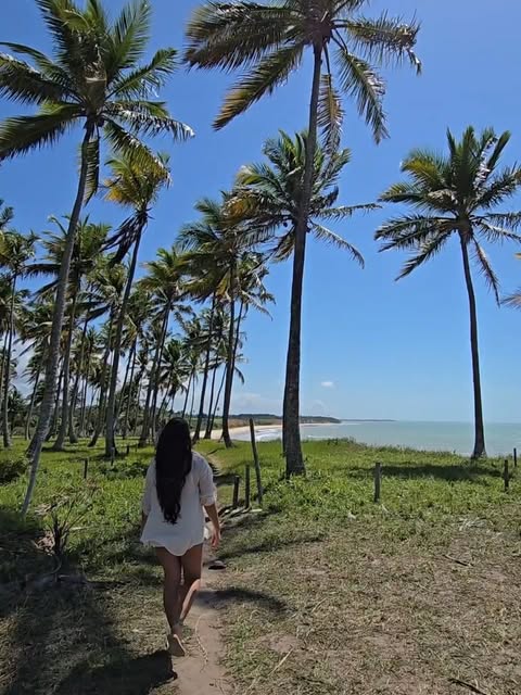 Cumuru é uma vila de pescadores e um distrito rústico do Prado.

Com praias tranquilas, falésias e c
