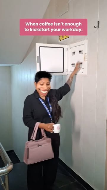 Now she's super active 🤣 

#viralreels #Dermatologist #varanasi #drgarima