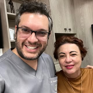 A Alopécia Androgenética (Calvície) pode manifestar-se no sexo masculino e feminino. 

No caso da Du