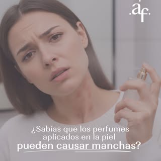 Así es. Aunque muchos aman rociar perfume sobre el cuello o las muñecas, esta práctica puede tener e