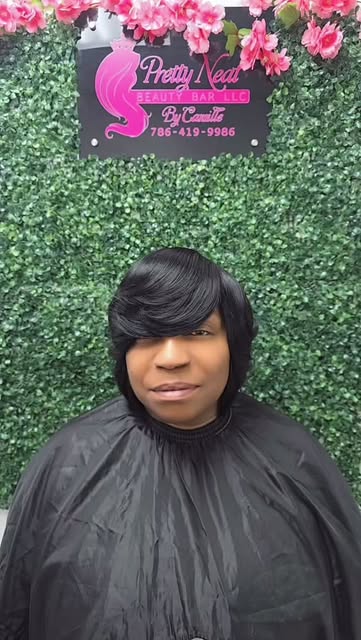Writing
✨ Layered Bob with a touch of elegance! ✨
This custom bonding wig was made with Sensual Hair