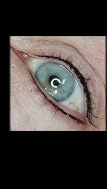 🚨 YOUR EYELINER TATTOO IS ONLY AS SAFE AS THE PERSON HOLDING THE MACHINE.

Permanent eyeliner is pe